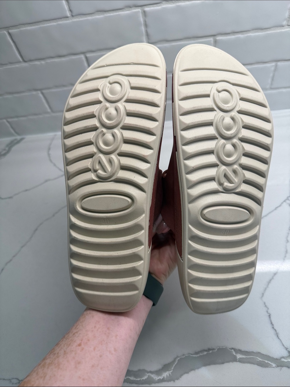 ECCO Cozmo Sandals - Picture 5 of 8